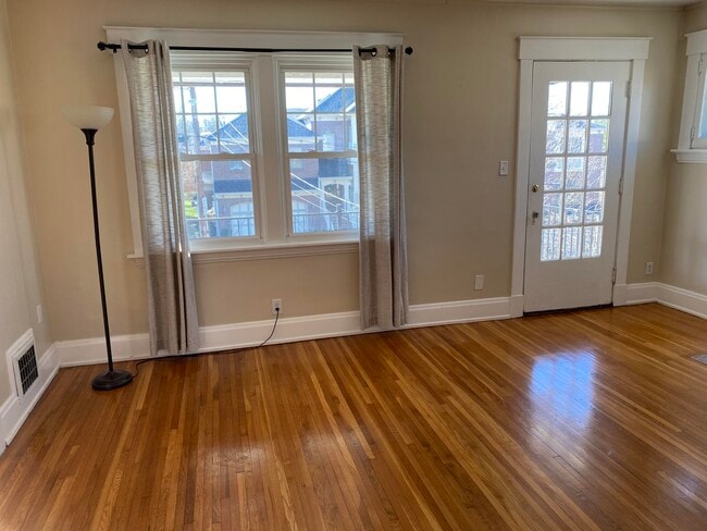 171 Tremont Ave Unit 2