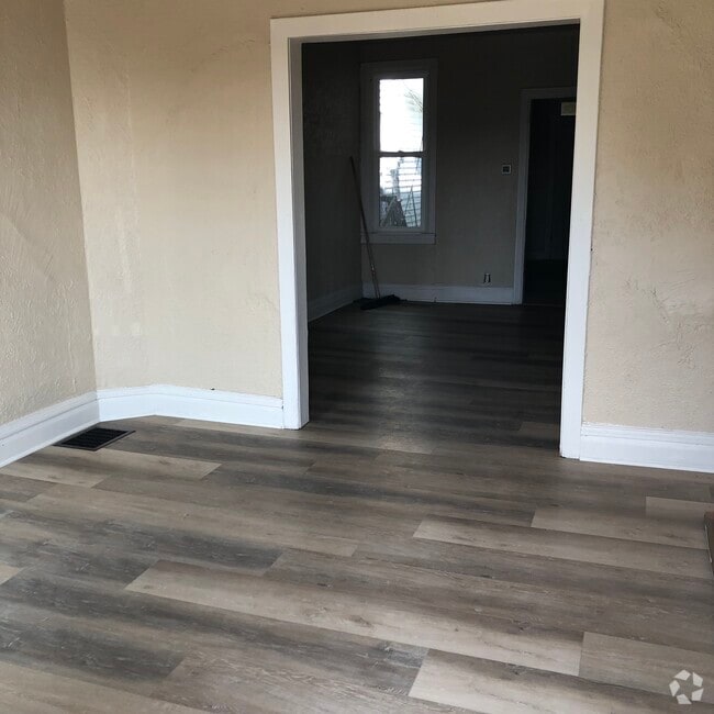 Main living area - 2124 Greenwood St Rental