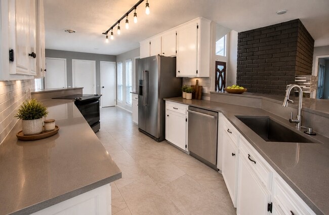 Photo - 2303 Silver Sage Dr