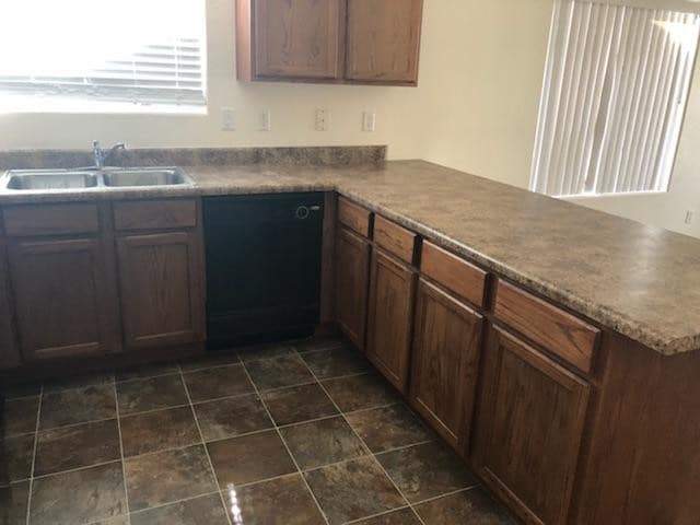 Photo - 811 W Spruell Ave