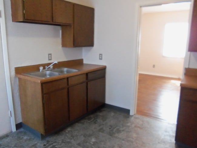 Photo - 440 Florence St