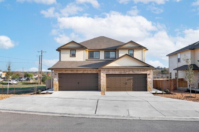 Photo - 3 Bedroom, 2.5 Bathroom Duplex in New Brau...