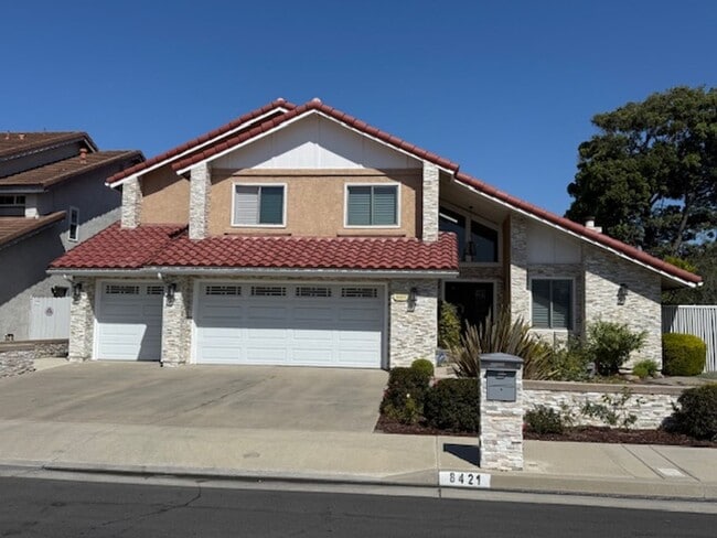 5 bedroom home in Huntington Beach - 5 bedroom home in Huntington Beach