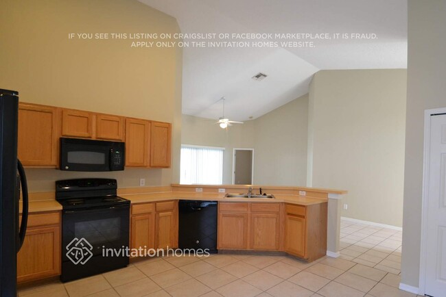 Photo - 1124 Cedarwood Way