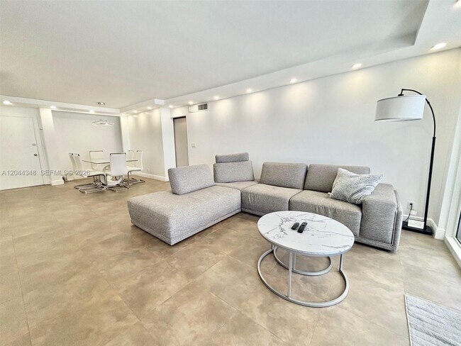Photo - 2030 S Ocean Dr Unit 423