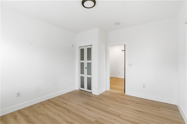 Photo - 170 Broadway Unidad A