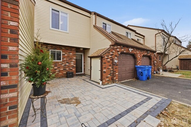 Photo - 10 Coventry Ct