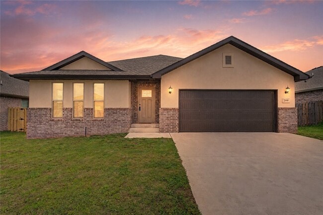 Building Photo - 2040 Periwinkle Pl