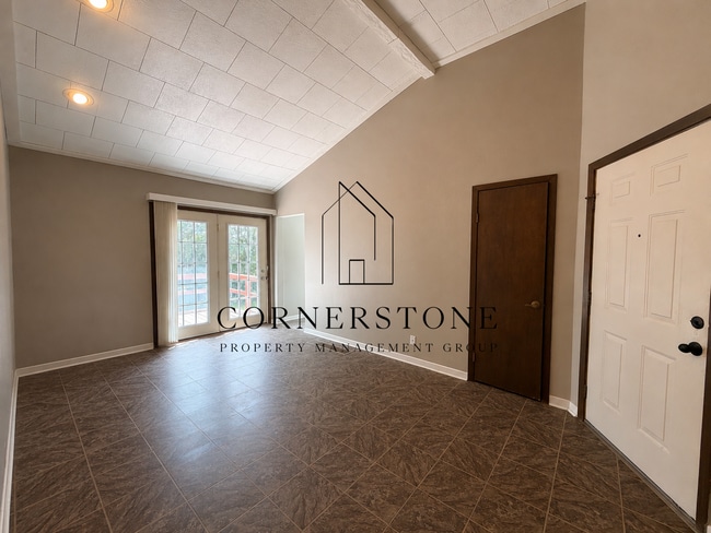 Photo - 2540 S Edgewood Dr Unit = 1