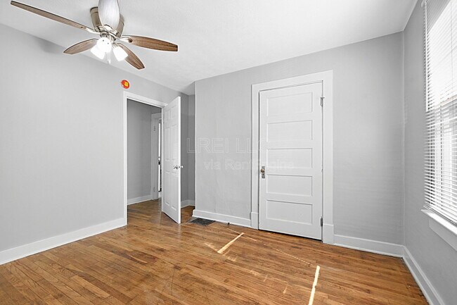 Photo - 2645 Grand Ave