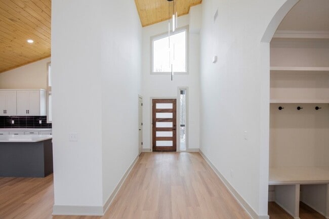 4 Romine Pl