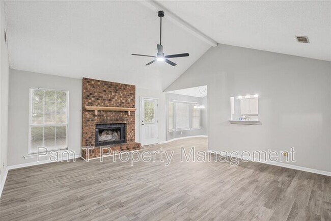 Photo - 126 E Sagebrush Ln