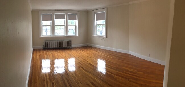 Photo - 2035 Commonwealth Ave Unidad 2