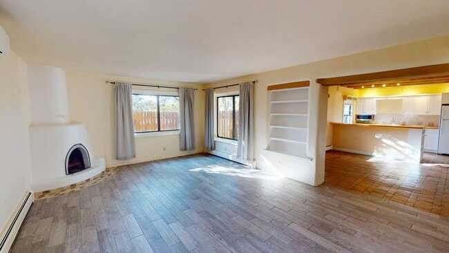 Photo - Light and Bright, Great Location
