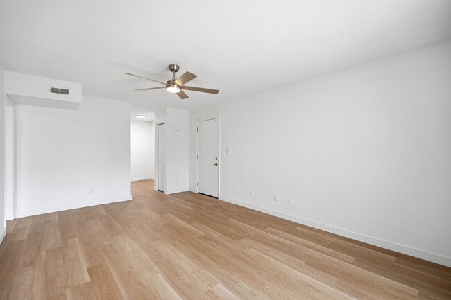 Photo - 2844 E Marconi Ave Unit 101