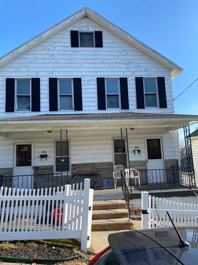 Building Photo - 342-344 N Fillmore Ave Unit 342 N Filmore St