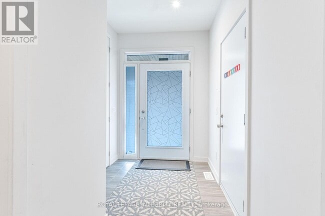 Photo - 532 Tenor Rdg