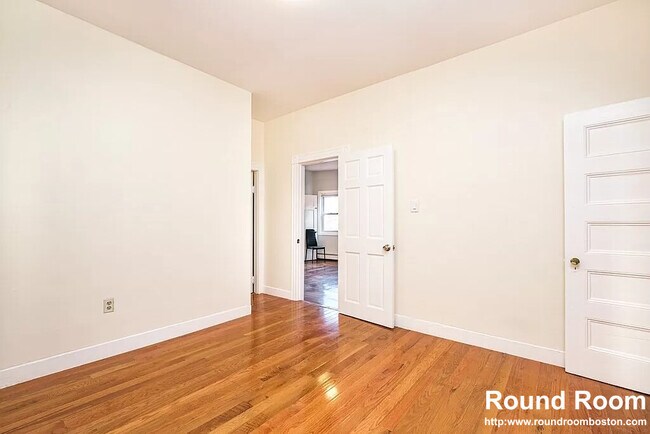 Photo - 28 Moreland St