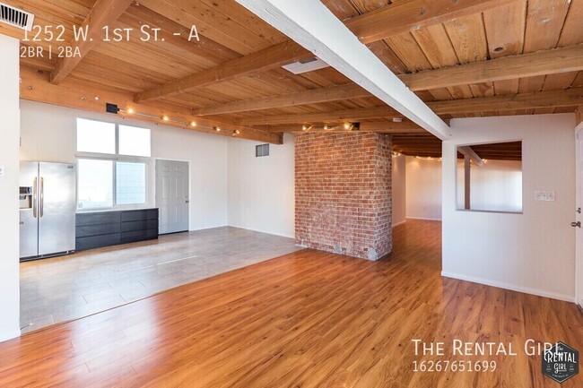 Spectacular 2 Bedroom W/ Exposed Beams & B... - Spectacular 2 Bedroom W/ Exposed Beams & B... Apartamento Unidad A