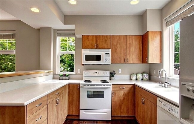 Photo - Bellevue Townhouse!!!