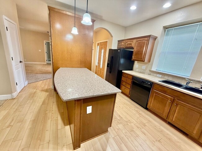 Photo - Gorgeous 1 level