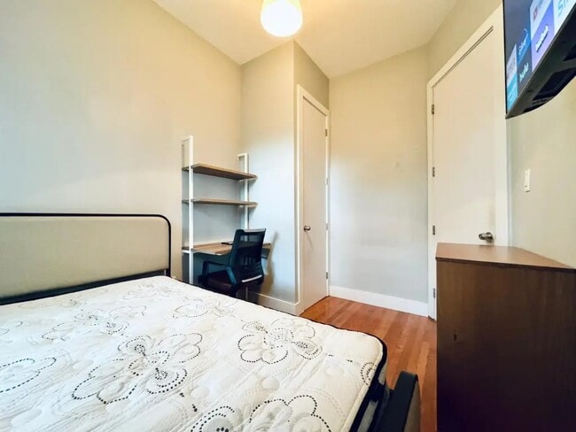 Photo - Furnished room/NOT APARTMENT Unit 2