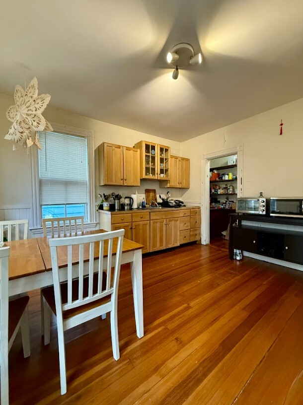 Building Photo - 68 Hillside St Unit 2 Rental