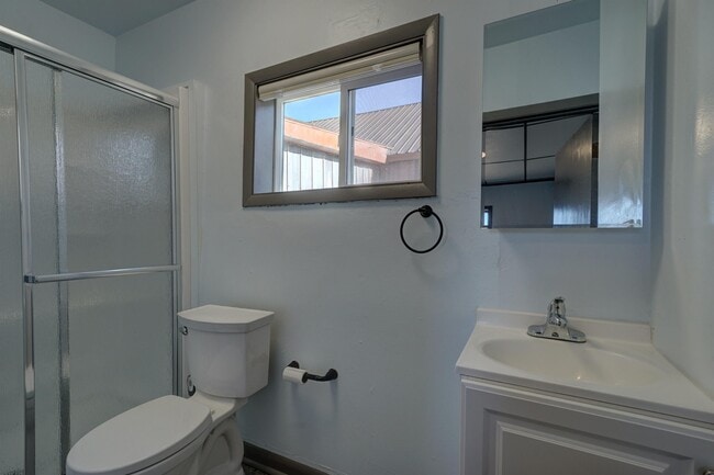 Photo - 1305 Poplar St