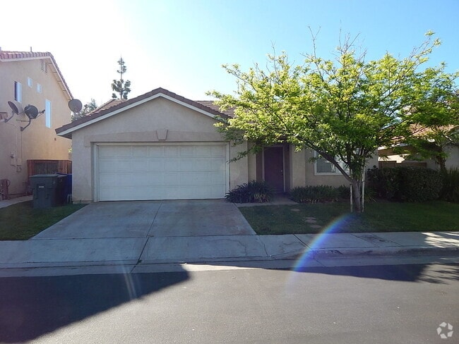 Building Photo - BEAUTIFUL 3 BEDROOM 2 BATH SINGLE STORY HO... Rental