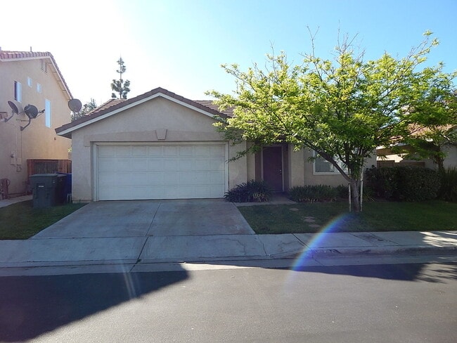 BEAUTIFUL 3 BEDROOM 2 BATH SINGLE STORY HO... - BEAUTIFUL 3 BEDROOM 2 BATH SINGLE STORY HO... House