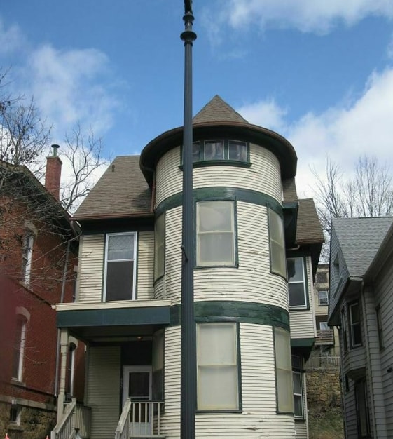 Building Photo - 437 Loras Blvd Unit 1 Rental