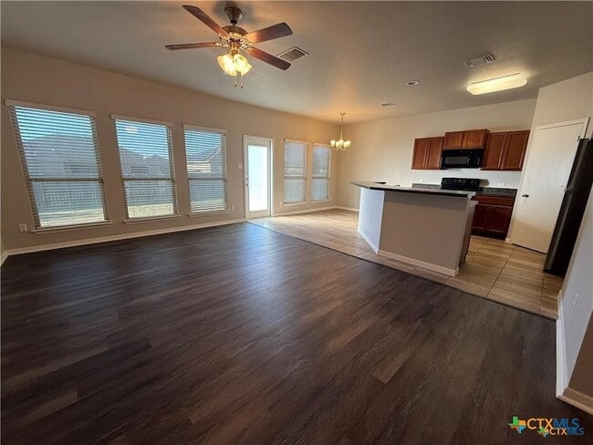 Photo - 1214 Jamestown Dr