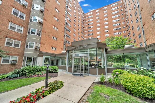 Building Photo - 4970 N Marine Dr Unit 825 Rental