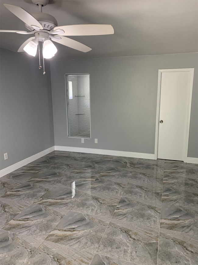 Photo - 5572 Memorial Dr