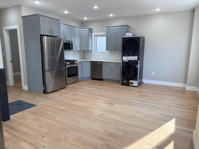 Photo - 492 S 20th St