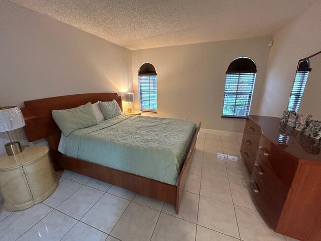 Photo - 7526 SW 7th Ct