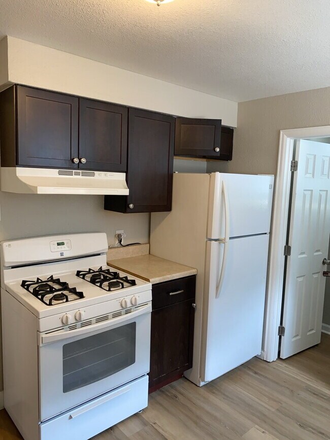 AVAILABLE NOW!

"Charming 2-Bedroom Gem in Denver's Heart with Spacious Layout - 837 Sq Ft of Coz...