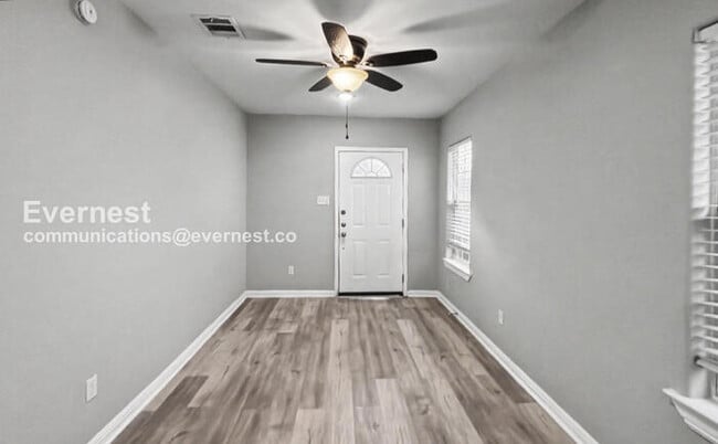 Photo - 201 Armstrong St Unit A