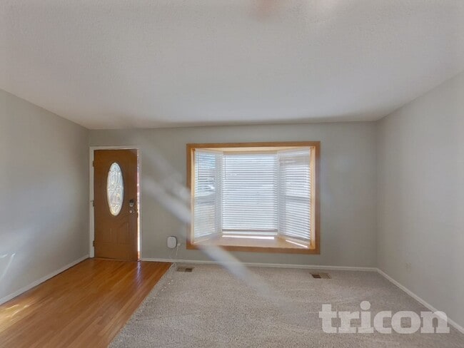 Photo - 5522 Buckskin Pass Dr N