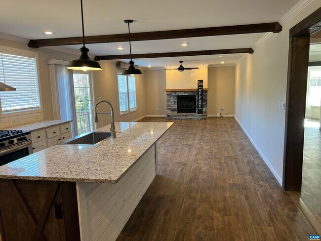 Photo - 3123 Scottsville Rd