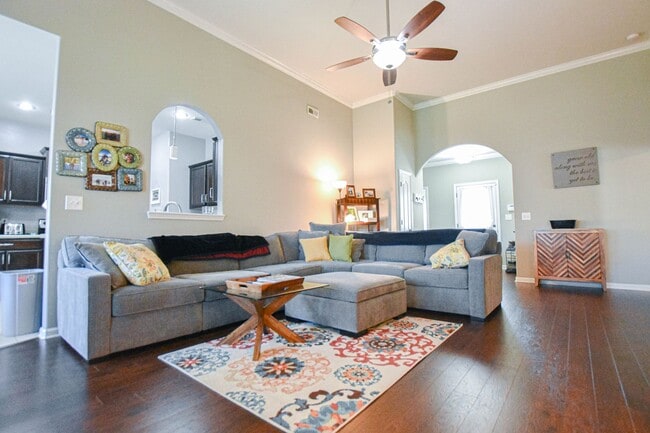Photo - Pet Friendly Three Bedroom!