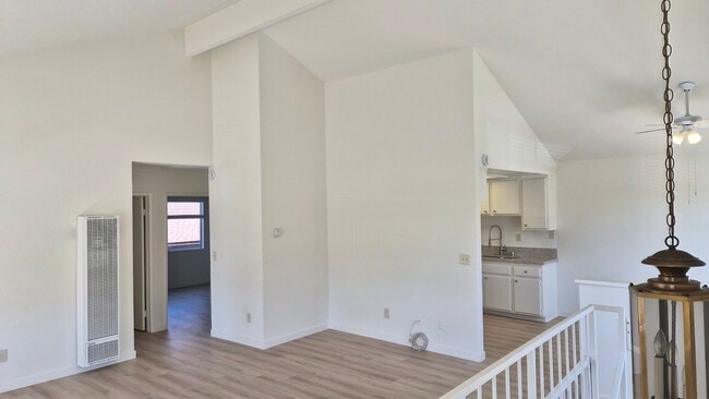 Building Photo - 15810 Normandie Ave Unit Apt 2