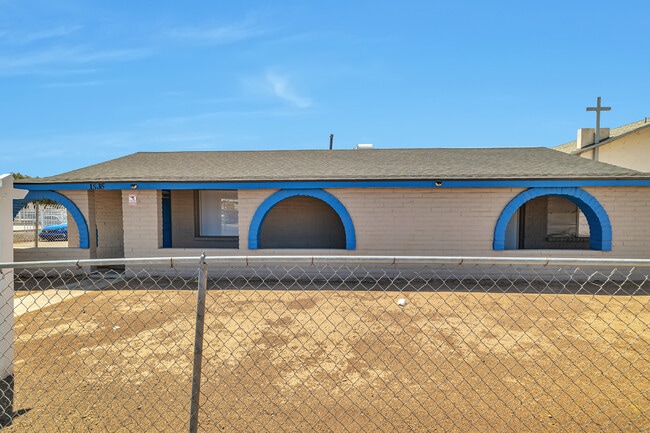 Photo - 1535 W Buckeye Rd