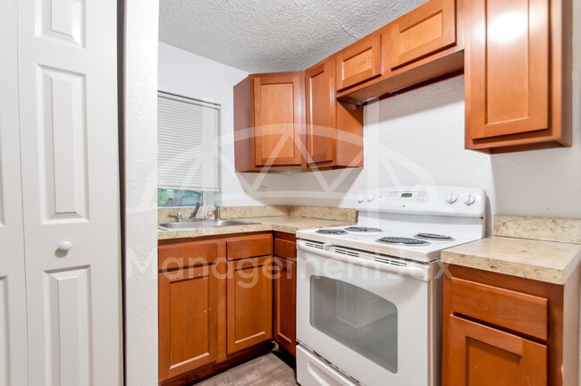 Photo - 1629 W 31st St