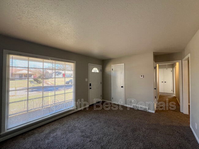 Photo - 4373 Deerland St