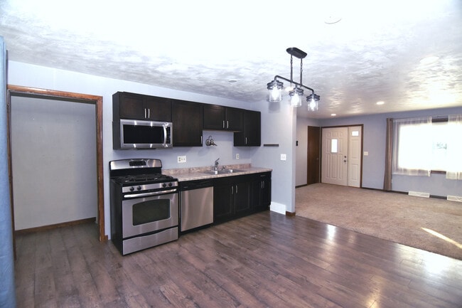 Photo - 3540 N Gillett St