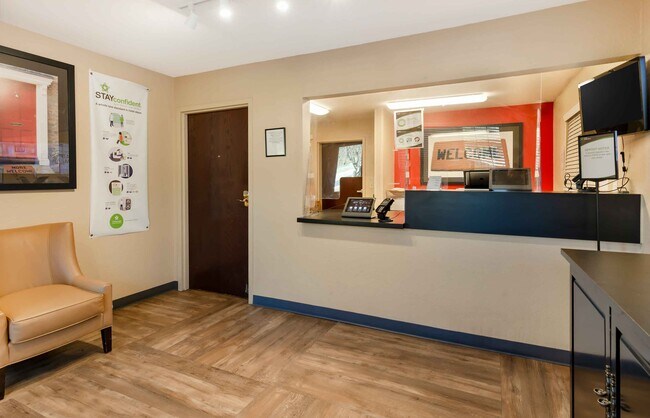 Furnished Studio-Roanoke - Airport