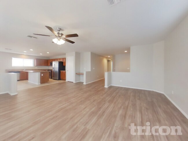 Photo - 39989 W Catherine Dr