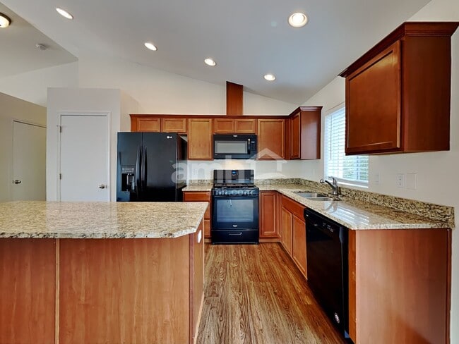 Photo - 6321 41st St NE