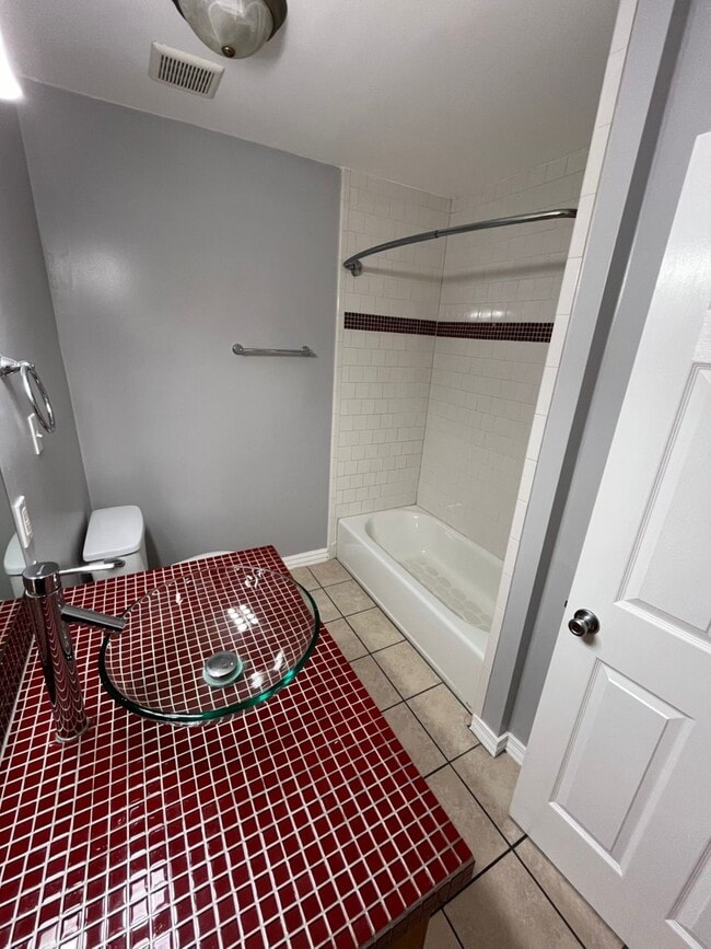 Photo - 4927 Leeland St